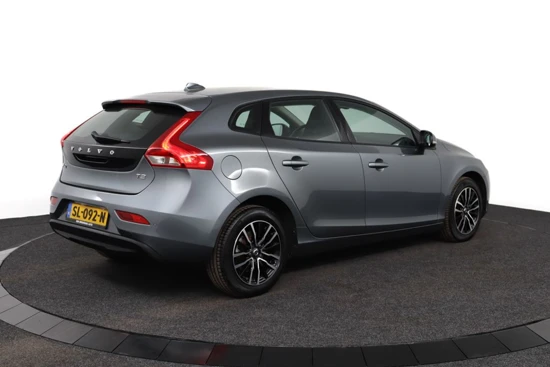 Volvo V40 T2 MOMENTUM | Stoelverwarming | Park assist achter | Navigatie |