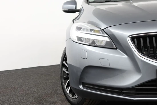 Volvo V40 T2 MOMENTUM | Stoelverwarming | Park assist achter | Navigatie |