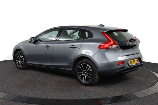 Volvo V40 T2 MOMENTUM | Stoelverwarming | Park assist achter | Navigatie |