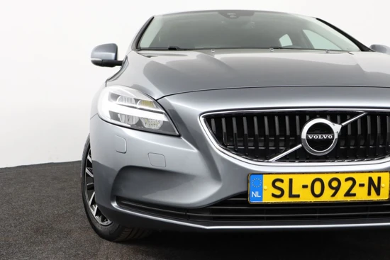 Volvo V40 T2 MOMENTUM | Stoelverwarming | Park assist achter | Navigatie |