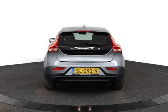 Volvo V40 T2 MOMENTUM | Stoelverwarming | Park assist achter | Navigatie |