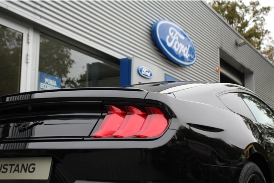 Ford Mustang Fastback 2.3EB AUTOMAAT | 1e EIGENAAR! | PERFORMANCE UITLAAT | DEALER ONDERHOUDEN! | NAVI (INCL APPLE CARPLAY & ANDROID AUTO | C