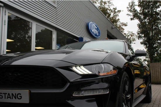 Ford Mustang Fastback 2.3EB AUTOMAAT | 1e EIGENAAR! | PERFORMANCE UITLAAT | DEALER ONDERHOUDEN! | NAVI (INCL APPLE CARPLAY & ANDROID AUTO | C