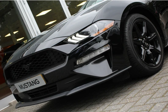 Ford Mustang Fastback 2.3EB AUTOMAAT | 1e EIGENAAR! | PERFORMANCE UITLAAT | DEALER ONDERHOUDEN! | NAVI (INCL APPLE CARPLAY & ANDROID AUTO | C