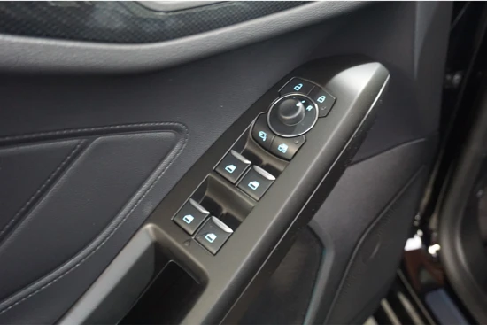 Ford Focus Wagon 1.0 EcoBoost Hybrid ST Line X | Winter Pack | 18 Inch | Navigatie | Cruise | Climate Control | Snel Leverbaar | VOORRAADDE