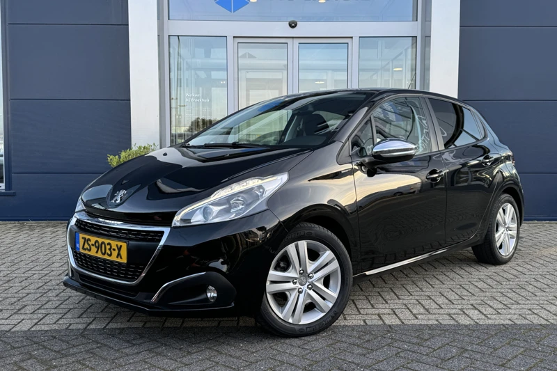 Peugeot 208 5-deurs Signature 1.2 PureTech 82pk | Sensoren achter | Navi | Cruise Control | Carplay