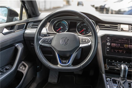 Volkswagen Passat 1.4 TSI 218pk PHEV GTE Business | Camera | Stoelverwarming | Navigatie | Carplay