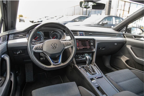 Volkswagen Passat 1.4 TSI 218pk PHEV GTE Business | Camera | Stoelverwarming | Navigatie | Carplay