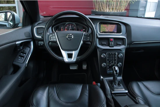 Volvo V40 1.5 T3 152pk Automaat Polar+ Sport | Harman/Kardon | Panoramadak | Stoelverwarming | Standkachel | Camera