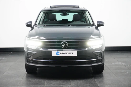 Volkswagen Tiguan 1.5 TSI 150PK DSG-7 Life + | PANORAMADAK | TREKHAAK | AUTO A. KLEP | VIRTUAL COCKPIT