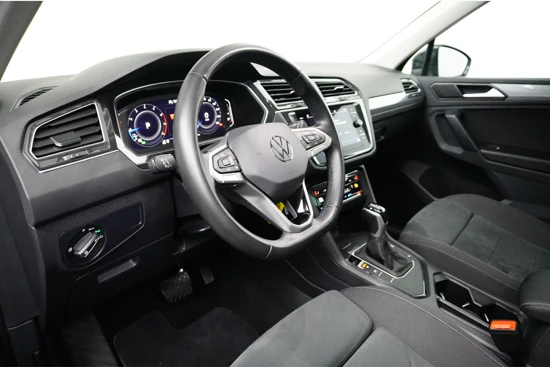 Volkswagen Tiguan 1.5 TSI 150PK DSG-7 Life + | PANORAMADAK | TREKHAAK | AUTO A. KLEP | VIRTUAL COCKPIT