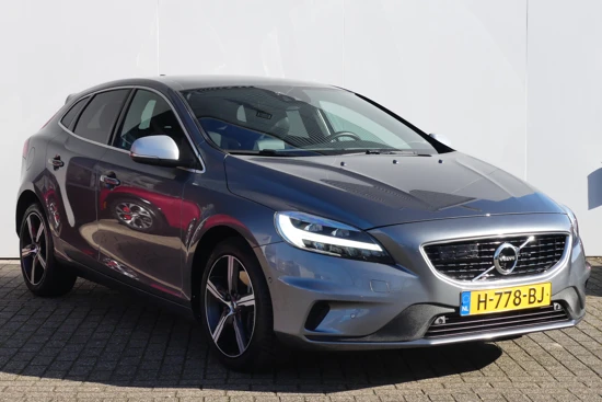 Volvo V40 1.5 T3 Polar+ Sport Automaat | PANORAMADAK | KEYLESS ENTRY/START | STOELVERWARMING | DODEHOEKDETECTIE |