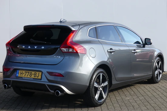 Volvo V40 1.5 T3 Polar+ Sport Automaat | PANORAMADAK | KEYLESS ENTRY/START | STOELVERWARMING | DODEHOEKDETECTIE |