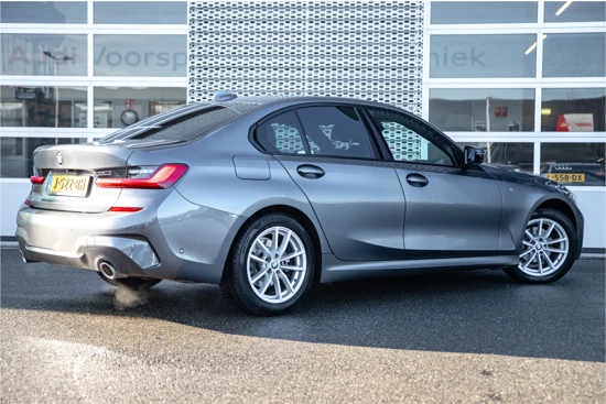 BMW 3 Serie 318i 156pk | M-Sport | Head-up | Camera | Leder |