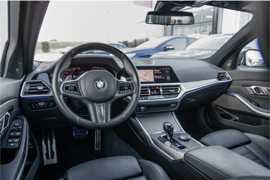 BMW 3 Serie 318i 156pk | M-Sport | Head-up | Camera | Leder |