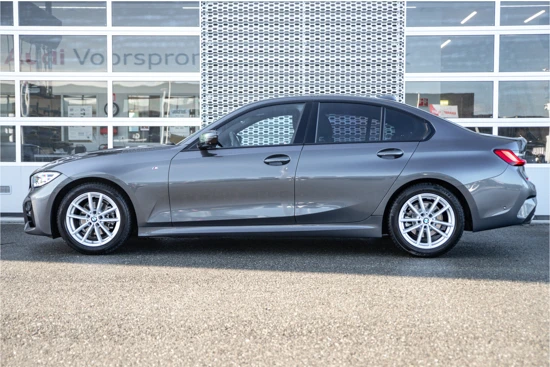 BMW 3 Serie 318i 156pk | M-Sport | Head-up | Camera | Leder |