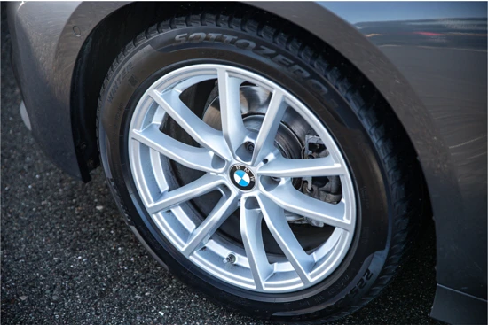 BMW 3 Serie 318i 156pk | M-Sport | Head-up | Camera | Leder |