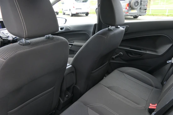 Ford Fiesta 1.0 EcoBoost Automaat Titanium | Cruise Control | Navigatie | Climate Control | Parkeersensoren