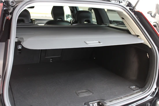 Volvo V60 B3 163PK Essential | Black Pack | Blis | Pilot Assist | 19'' | Getint Glas | Stoelverw