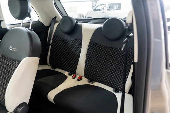 Fiat 500 1.0 Hybrid Dolcevita | Schuif-Kanteldak | Navigatie | Parkeersensoren | 16 inch Lichtmetaal |