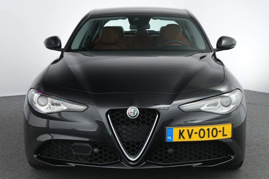 Alfa Romeo Giulia 2.0T Super