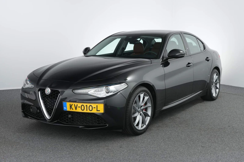 Alfa Romeo Giulia 2.0T Super