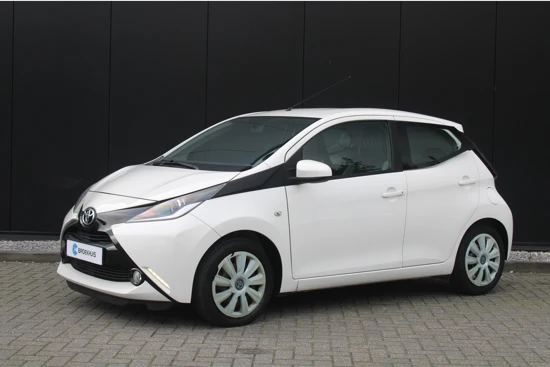 Toyota Aygo 1.0 VVT-i x-play 5-deurs AUTOMAAT | Camera | Bluetooth | Airco