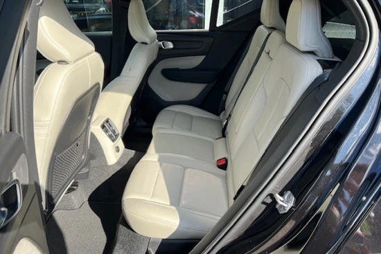 Volvo XC40 T5 262PK PLUG-IN HYBRID Inscription | ELEKTR. TREKHAAK| HARMAN KARDON| ADAPTIEVE CRUISE CONTROL| LEDER + MEMORY SEAT| SCHUIF-KAN