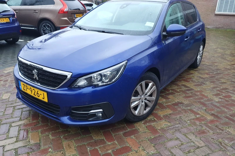 Peugeot 308 1.2 PureTech Blue Lease Executive