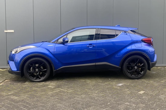 Toyota C-HR 1.8 Hybrid 123pk Black Edition Automaat | Leder | Climate | Camera | Keyless | Navigatie | Trekhaak | NL Auto | 18" Lichtmetaal