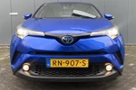 Toyota C-HR 1.8 Hybrid 123pk Black Edition Automaat | Leder | Climate | Camera | Keyless | Navigatie | Trekhaak | NL Auto | 18" Lichtmetaal