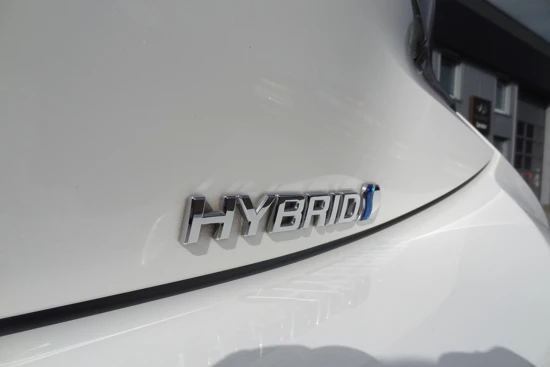 Toyota Corolla 1.8 Hybrid Business Plus | AUTOMAAT | ACHTERUITRIJCAMERA | STOELVERWARMING | ALL-SEASON-BANDEN