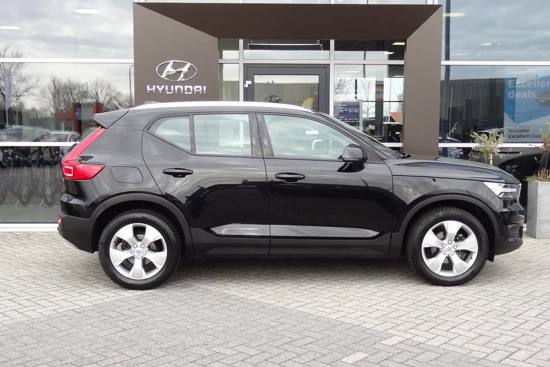 Volvo XC40 1.5 T3 Momentum Pro | TREKHAAK | VOORRUITVERWARMING | CRUISE CONTROL ADAPTIEF | ACHTERUITRIJCAMERA | PARKEERSENSOREN V + A