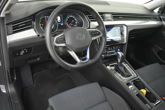 Volkswagen Passat Variant 1.4 TSI 218PK PHEV GTE Business | Achteruitrij Camera | Adaptieve Cruise Control | Stoelverwarming | Stoelmassage | LED