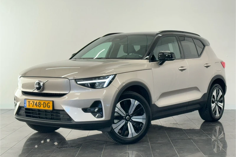 Volvo XC40 Recharge Core 70 kWh | Climate Pack | Getint glas |