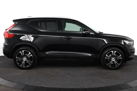 Volvo XC40 T2 Momentum Business | Parkassist camera | Park assist voor & achter | Semi elektrische trekhaak | DAB+ | Apple Carplay |