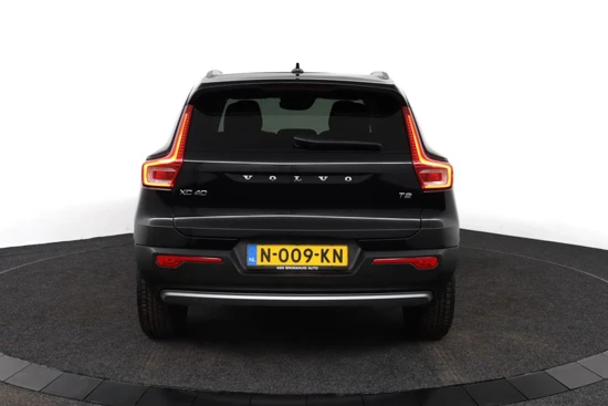 Volvo XC40 T2 Momentum Business | Parkassist camera | Park assist voor & achter | Semi elektrische trekhaak | DAB+ | Apple Carplay |