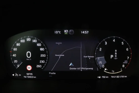 Volvo XC40 T2 Momentum Business | Parkassist camera | Park assist voor & achter | Semi elektrische trekhaak | DAB+ | Apple Carplay |