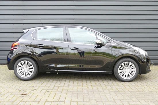 Peugeot 208 1.2 PURETECH 110PK 5-DRS ALLURE / NAVI / CLIMA / LED / PDC / 16" LMV / CAMERA / BLUETOOTH / CRUISECONTROL / 2E EIGENAAR / NIEUWS