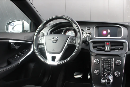 Volvo V40 T3 GT Polar+ Sport | Panoramadak | Camera | Standkachel | Privacy-glass | Keyless