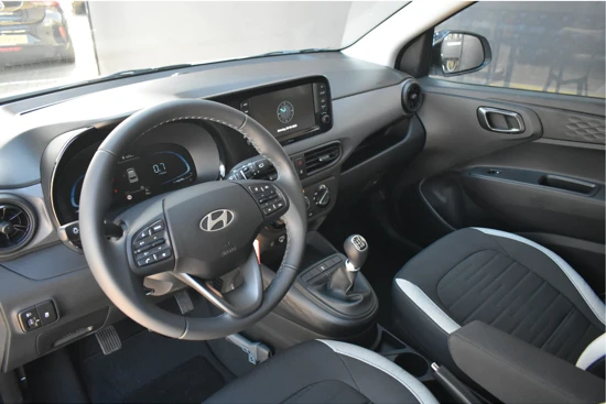 Hyundai i10 1.0 Comfort Smart | DEMO-DEAL! | Navigatie | Achteruitrijcamera | LED | Lane-Assist | Cruise Control | !!