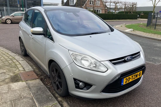 Ford C-MAX 1.6 125PK Titanium | Trekhaak! | Panoramadak | Voorruitverwarming | Parkeersensoren V+A | CruiseControl | Clima | Telefoonvoorbe