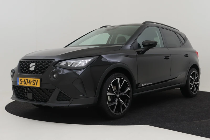 SEAT Arona 1.0 TSI Style DSG 7 110 pk | Bi-Color 18" Lichtmetalen velgen | Wired Carplay NAVI | Privacy Glass