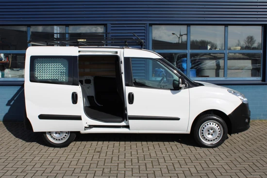 Opel Combo 1.4 95PK BENZINE | AIRCO | IMPERIAAL | TREKHAAK