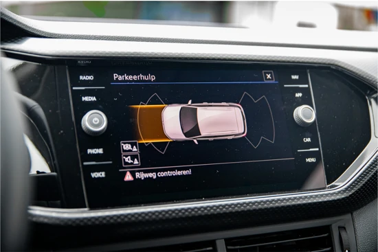 Volkswagen T-Cross 1.0 TSI Life | Navigatie | Carplay | Parkeersensoren | Cruise control adapt.