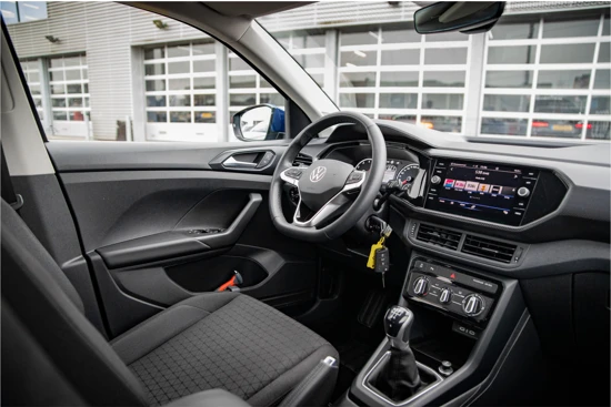 Volkswagen T-Cross 1.0 TSI Life | Navigatie | Carplay | Parkeersensoren | Cruise control adapt.