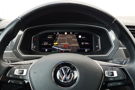 Volkswagen Tiguan 1.5 TSI ACT Highline Business R | Automaat | Stoelverwarming | Adap. Cruise | 1800KG Trekgewicht