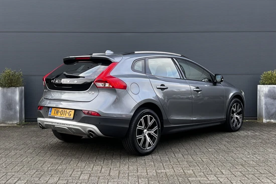 Volvo V40 Cross Country 1.5 T3 Dynamic Edition