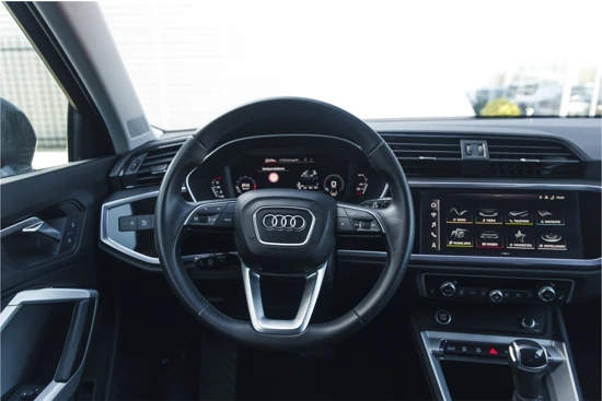 Audi Q3 35 TFSI Advanced edition | S-tronic | Navigatie | Sportstoelen | Trekhaak | Parkeerhulp
