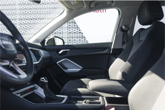 Audi Q3 35 TFSI Advanced edition | S-tronic | Navigatie | Sportstoelen | Trekhaak | Parkeerhulp